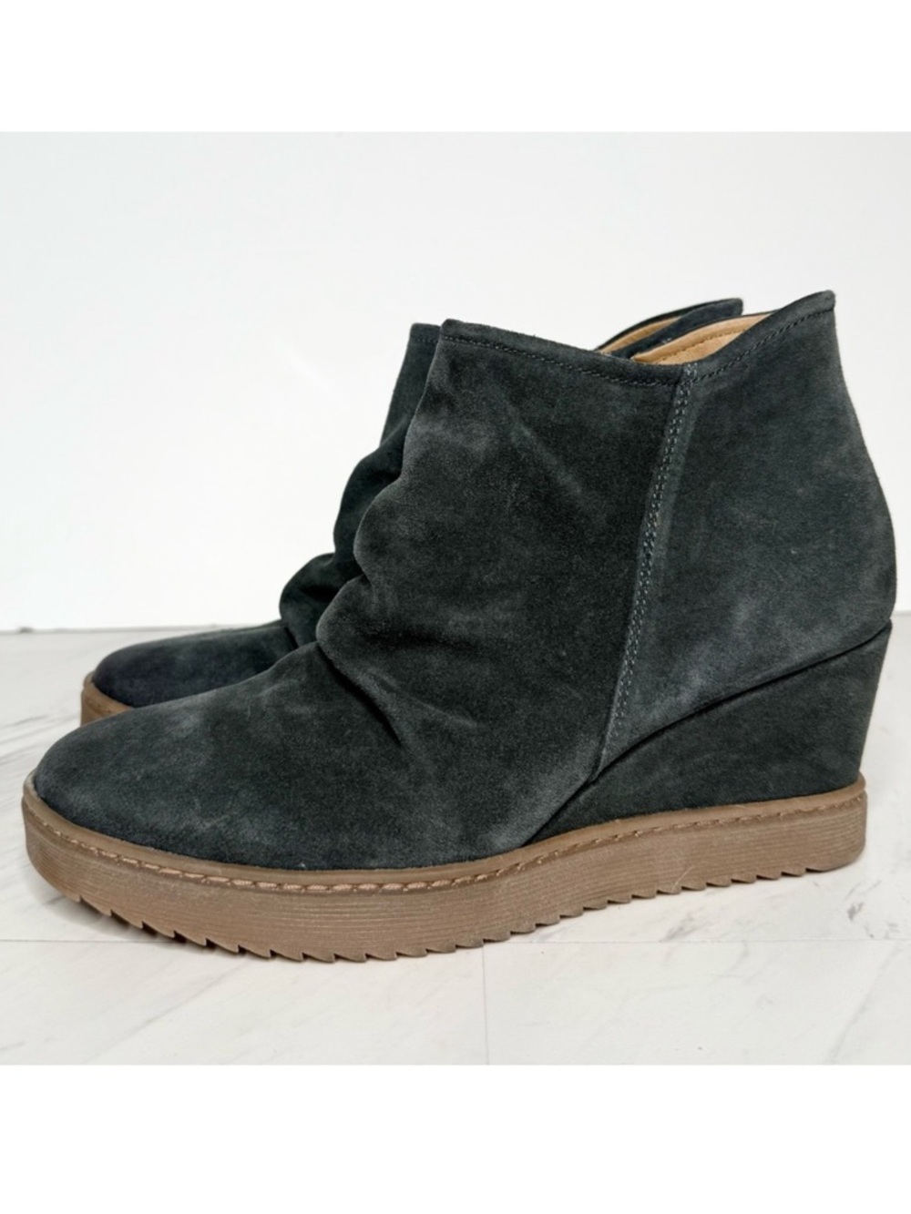 Sofft Siri Green Suede Scrunch Wedge Heel Bootie 9 1/2 M